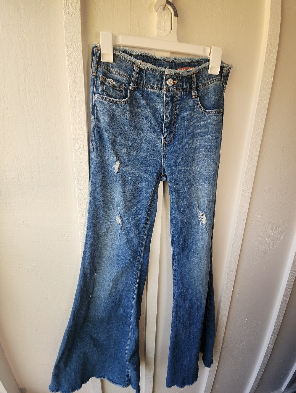 Anthropologie Pilcro Flare Jeans Raw Hem And Waistband Size 26